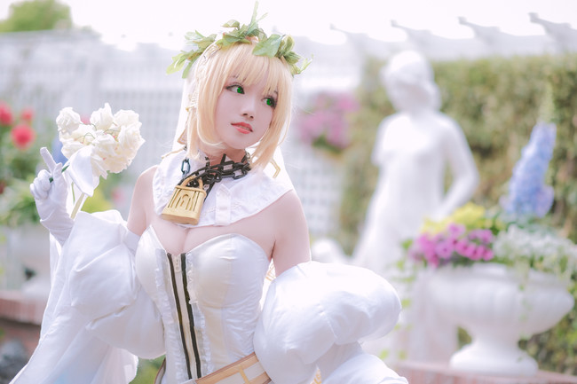 成都大熊猫“熊抱”伦敦奥运_赛事直播(图1) 开云电竞国际版